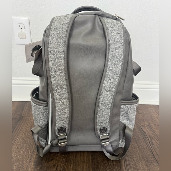 Itzy Ritzy Boss Plus Grayson Diaper Bag - Picture 4 of 15